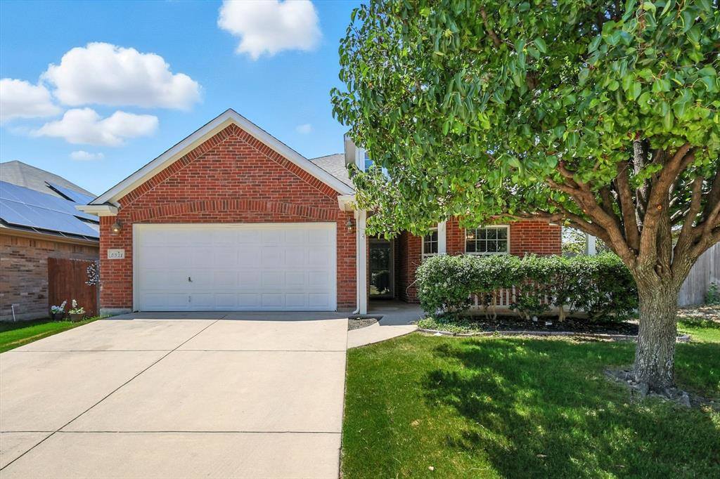 5521 Creek Hill Lane, Fort Worth, TX 76179