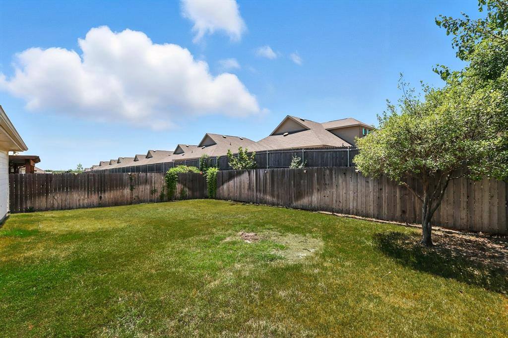 5521 Creek Hill Lane, Fort Worth, TX 76179