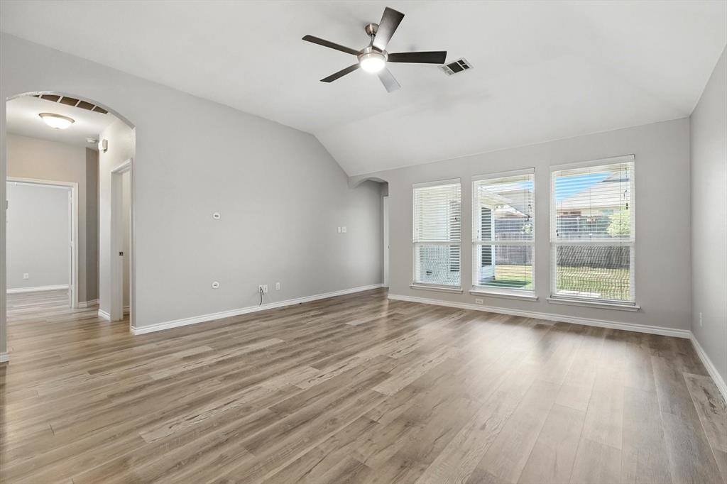 5521 Creek Hill Lane, Fort Worth, TX 76179