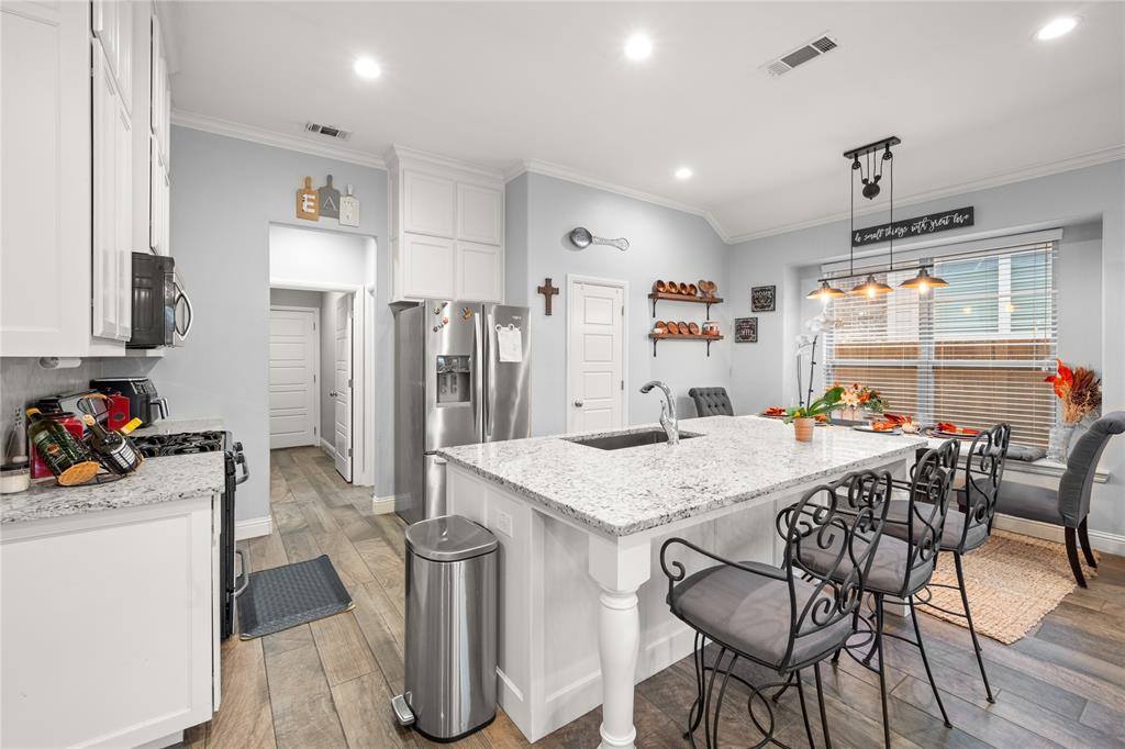 1200 Roping Reins Way, Fort Worth, TX 76052