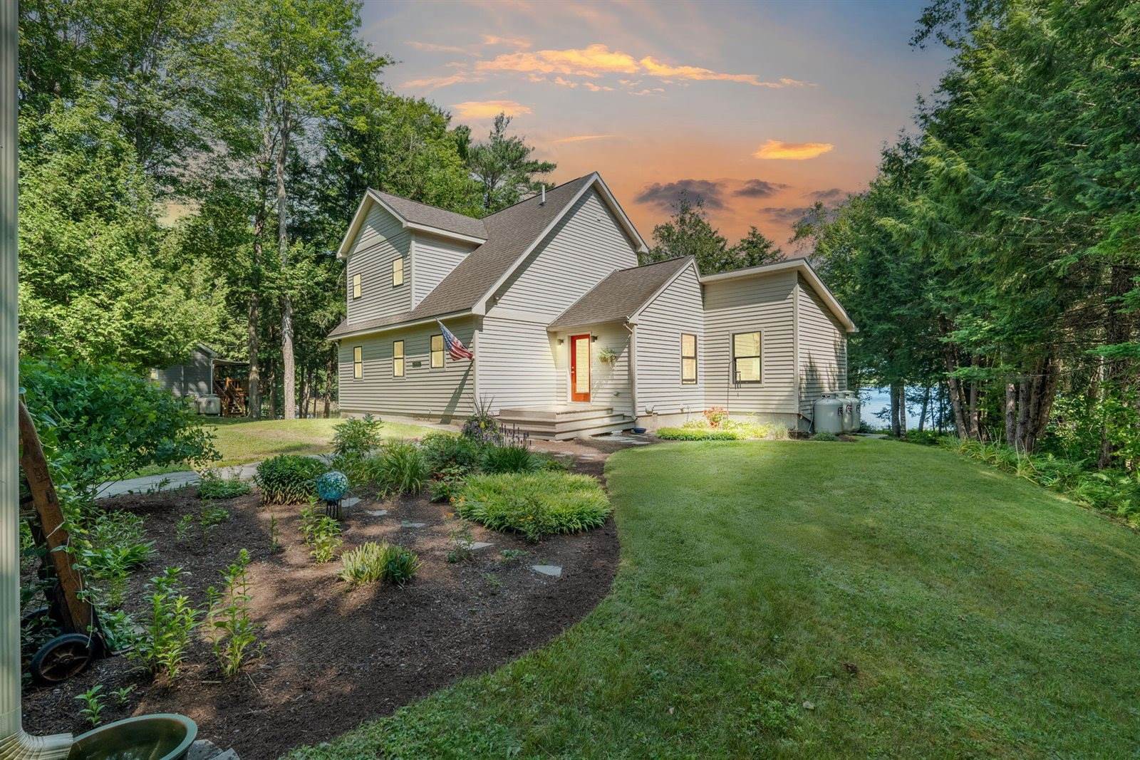 4 Abnaki Place, Saint Albans, ME 04971