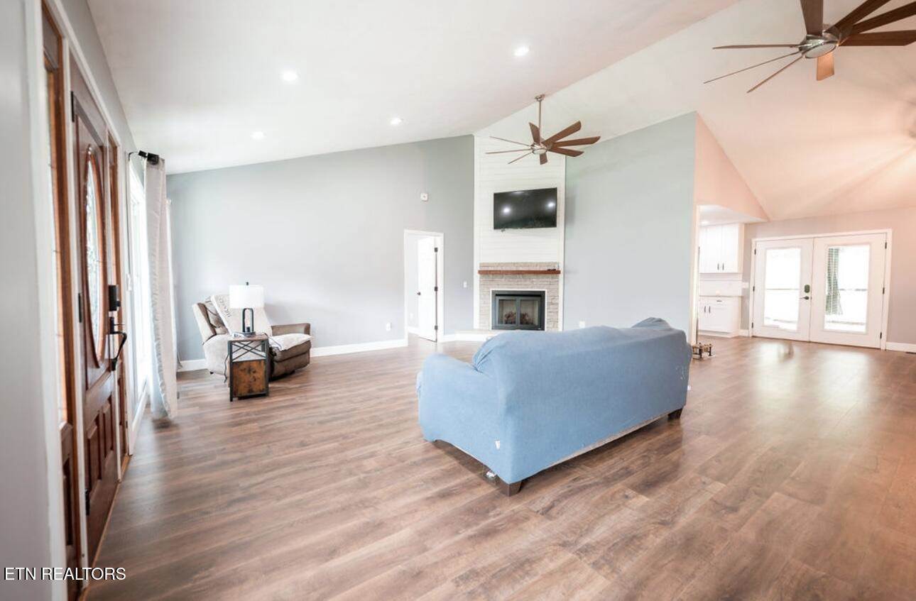 630 Peach Orchard Rd, Andersonville, TN 37705