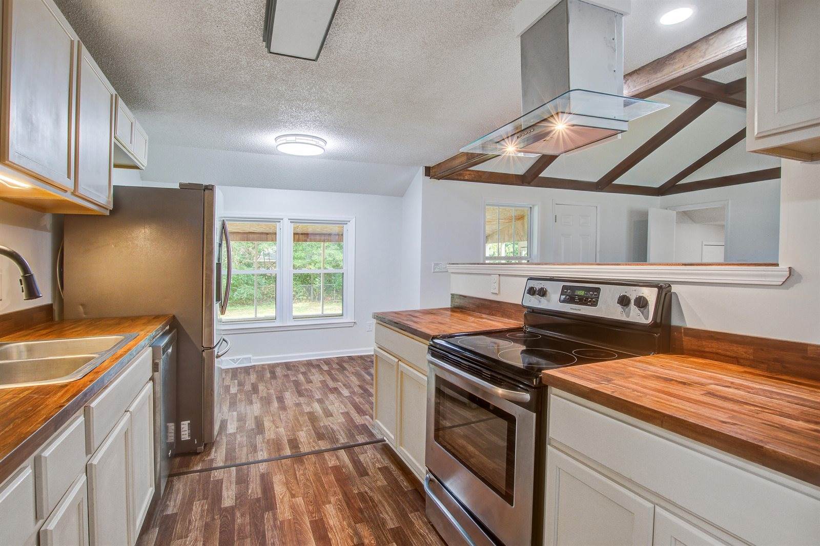 206 Terry Avenue, Summerville, SC 29485