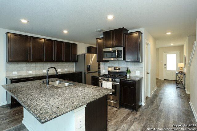 720 Red Crossbill, San Antonio, TX 78253