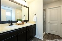 720 Red Crossbill, San Antonio, TX 78253