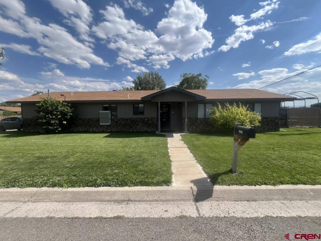 990 Mountain View Court, Montrose, CO 81403