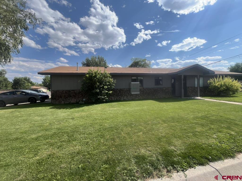 990 Mountain View Court, Montrose, CO 81403