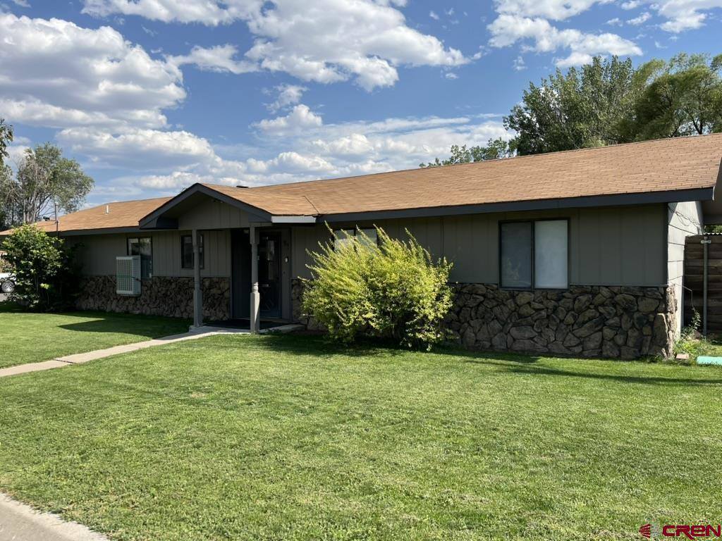 990 Mountain View Court, Montrose, CO 81403