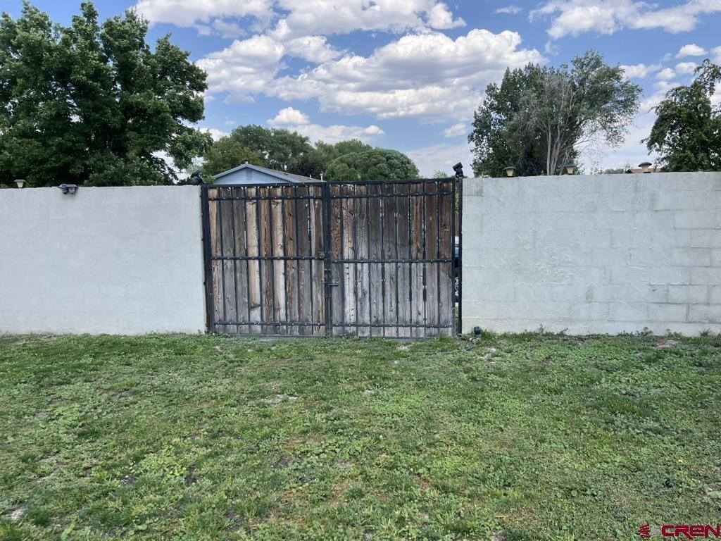 990 Mountain View Court, Montrose, CO 81403