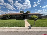990 Mountain View Court, Montrose, CO 81403