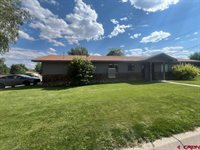 990 Mountain View Court, Montrose, CO 81403