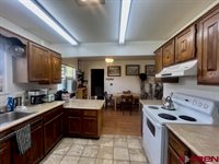 990 Mountain View Court, Montrose, CO 81403