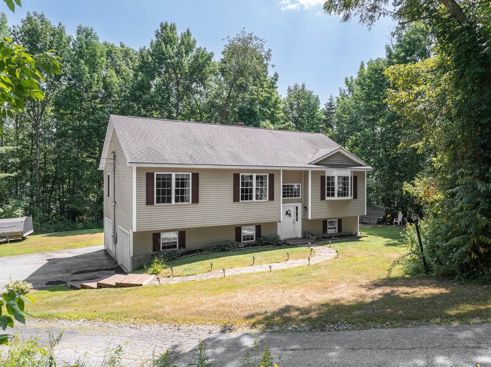 1345 Pushaw Road, Glenburn, ME 04401