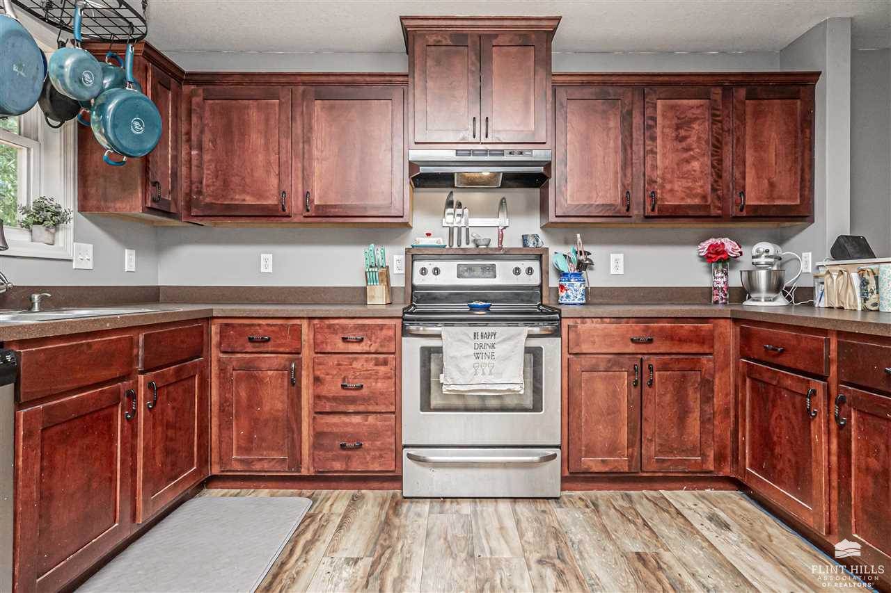 2448 Fox Sparrow Court, Junction City, KS 66441