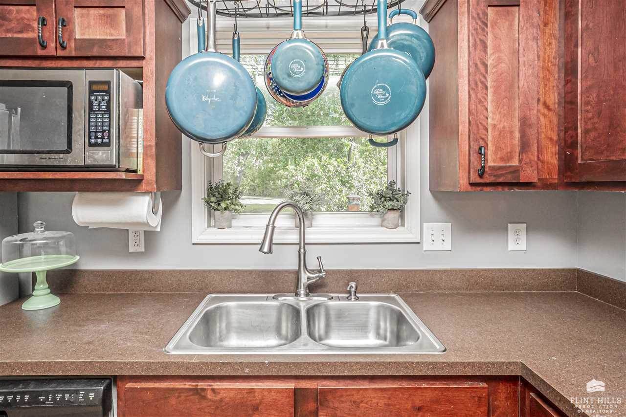 2448 Fox Sparrow Court, Junction City, KS 66441