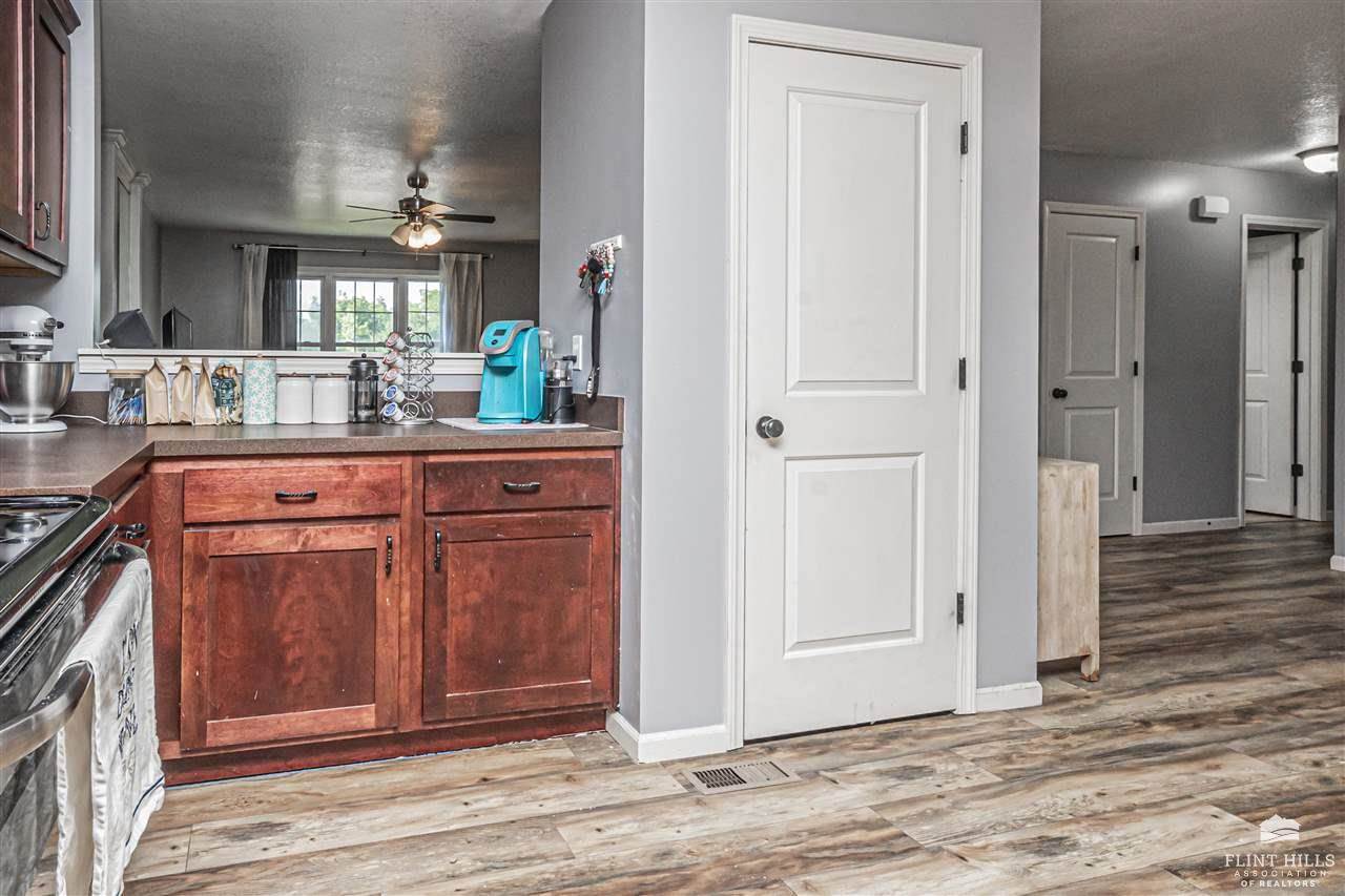 2448 Fox Sparrow Court, Junction City, KS 66441