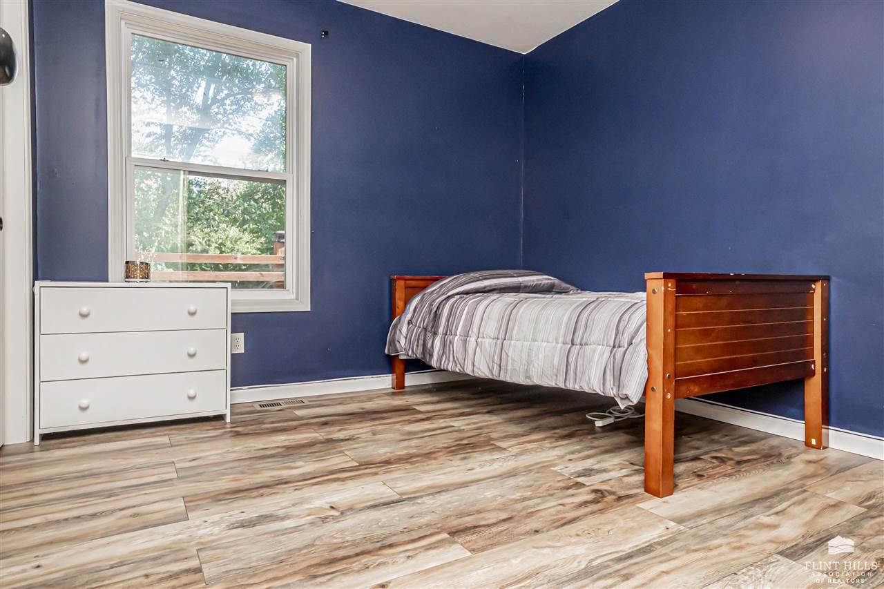 2448 Fox Sparrow Court, Junction City, KS 66441