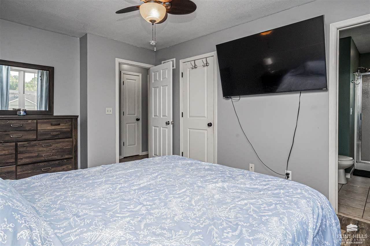 2448 Fox Sparrow Court, Junction City, KS 66441