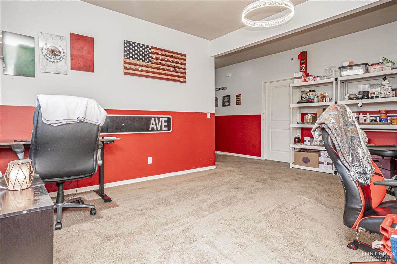 2448 Fox Sparrow Court, Junction City, KS 66441