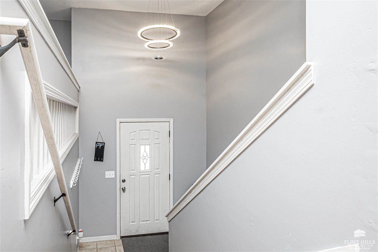 2448 Fox Sparrow Court, Junction City, KS 66441