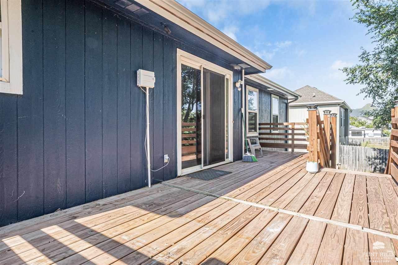 2448 Fox Sparrow Court, Junction City, KS 66441