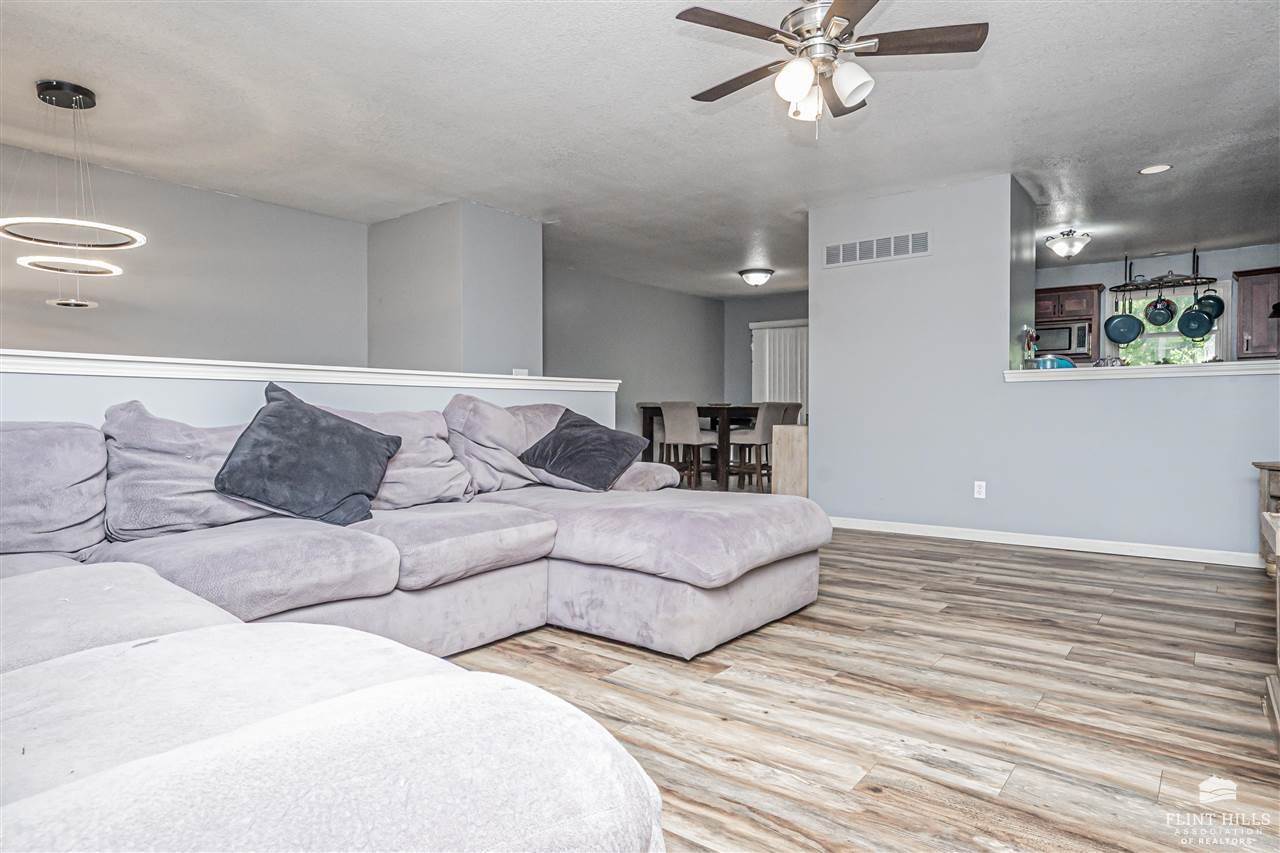 2448 Fox Sparrow Court, Junction City, KS 66441