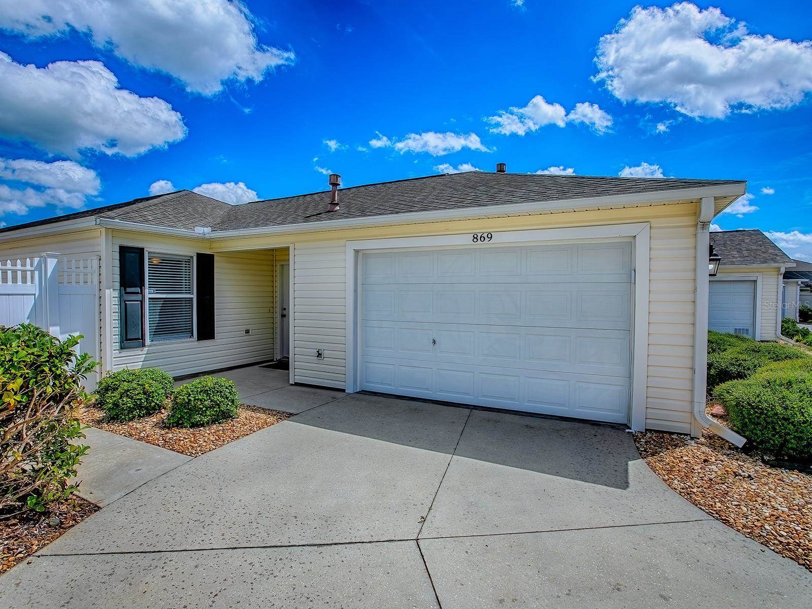 869 Drakeswood Avenue, The Villages, FL 32162