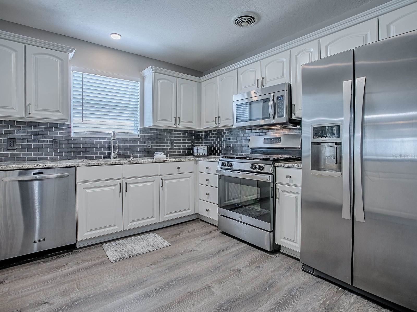 869 Drakeswood Avenue, The Villages, FL 32162