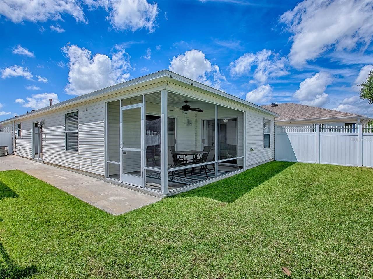 869 Drakeswood Avenue, The Villages, FL 32162