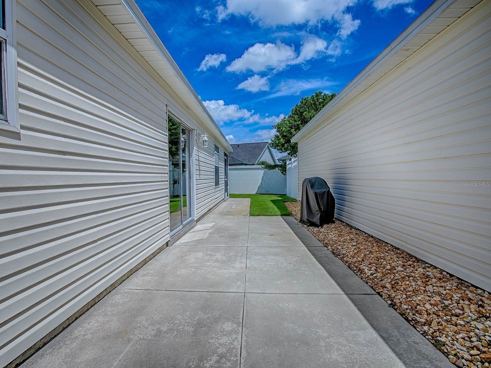 869 Drakeswood Avenue, The Villages, FL 32162