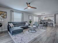 869 Drakeswood Avenue, The Villages, FL 32162