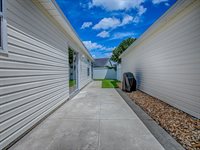 869 Drakeswood Avenue, The Villages, FL 32162