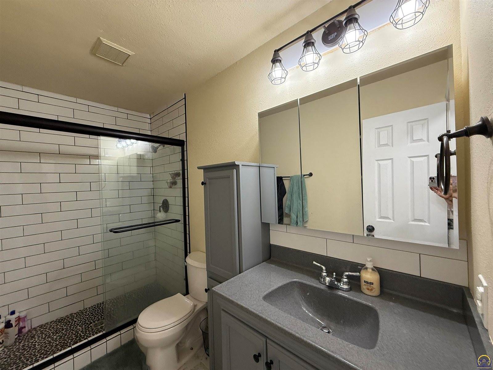 529 Melody Ct, Carbondale, KS 66523