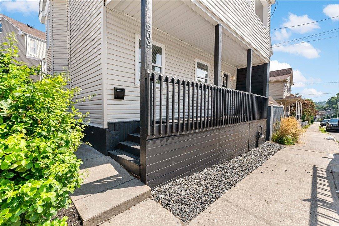 209 Shaler St, Mt Washington, PA 15211