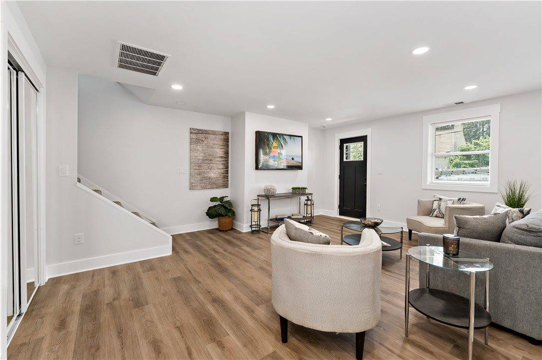 209 Shaler St, Mt Washington, PA 15211