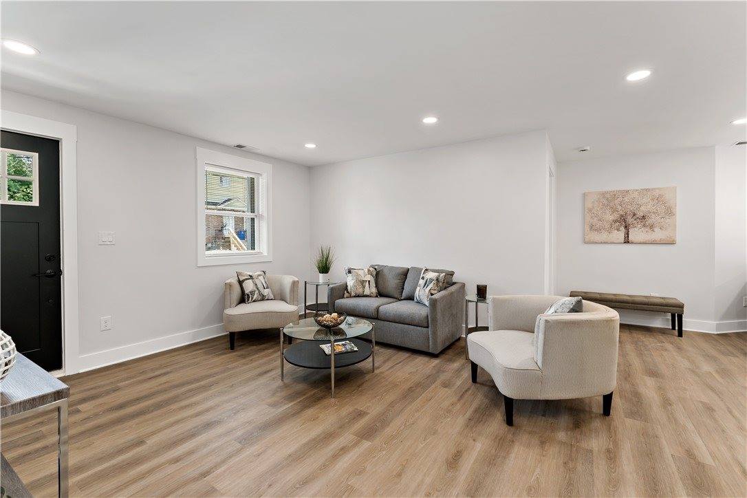 209 Shaler St, Mt Washington, PA 15211