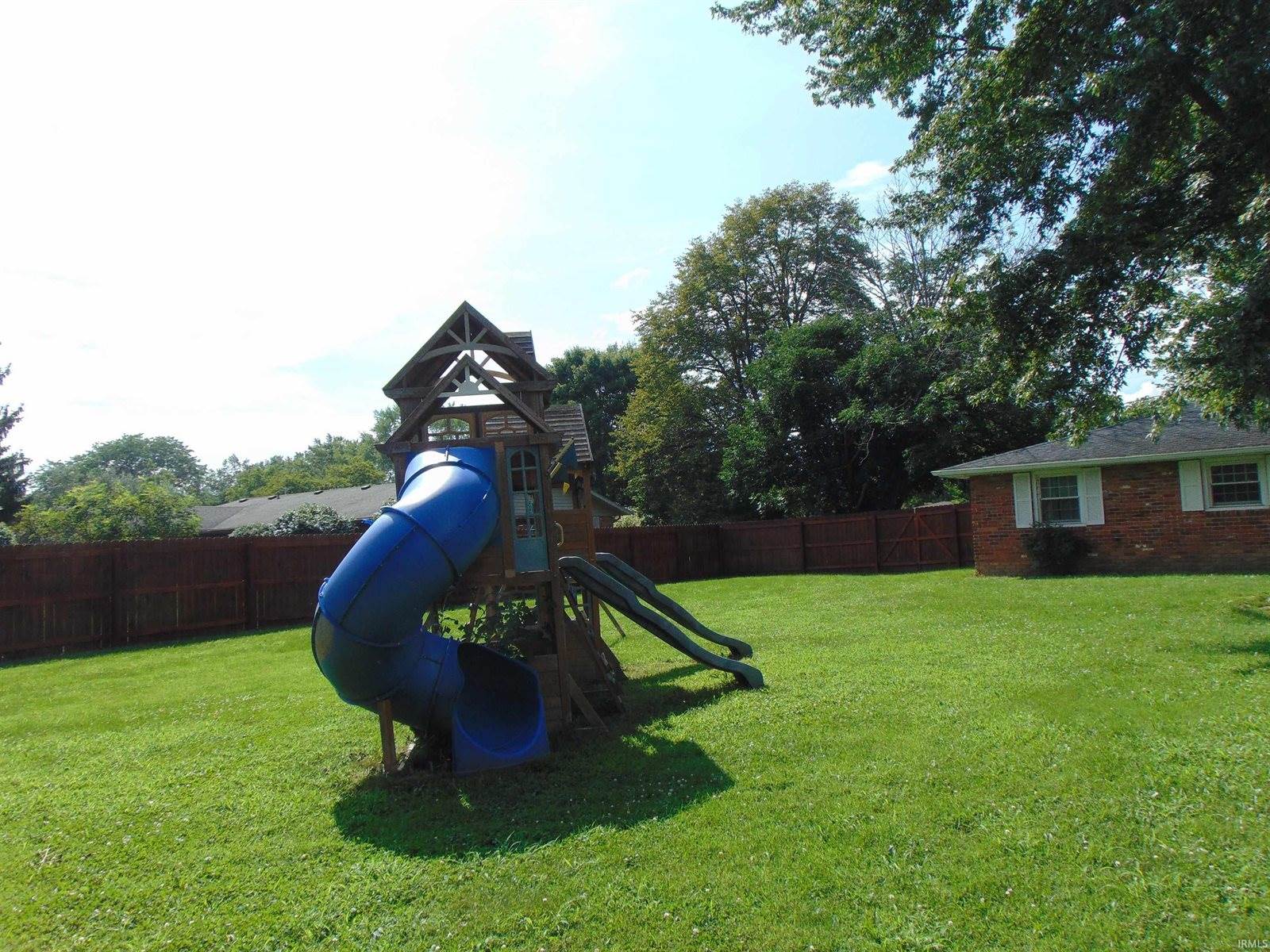 600 N Fir Tree Drive, Muncie, IN 47304