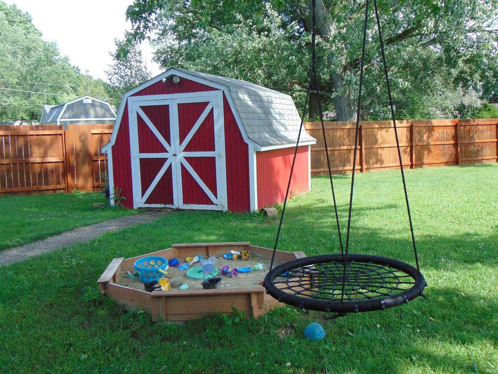 600 N Fir Tree Drive, Muncie, IN 47304