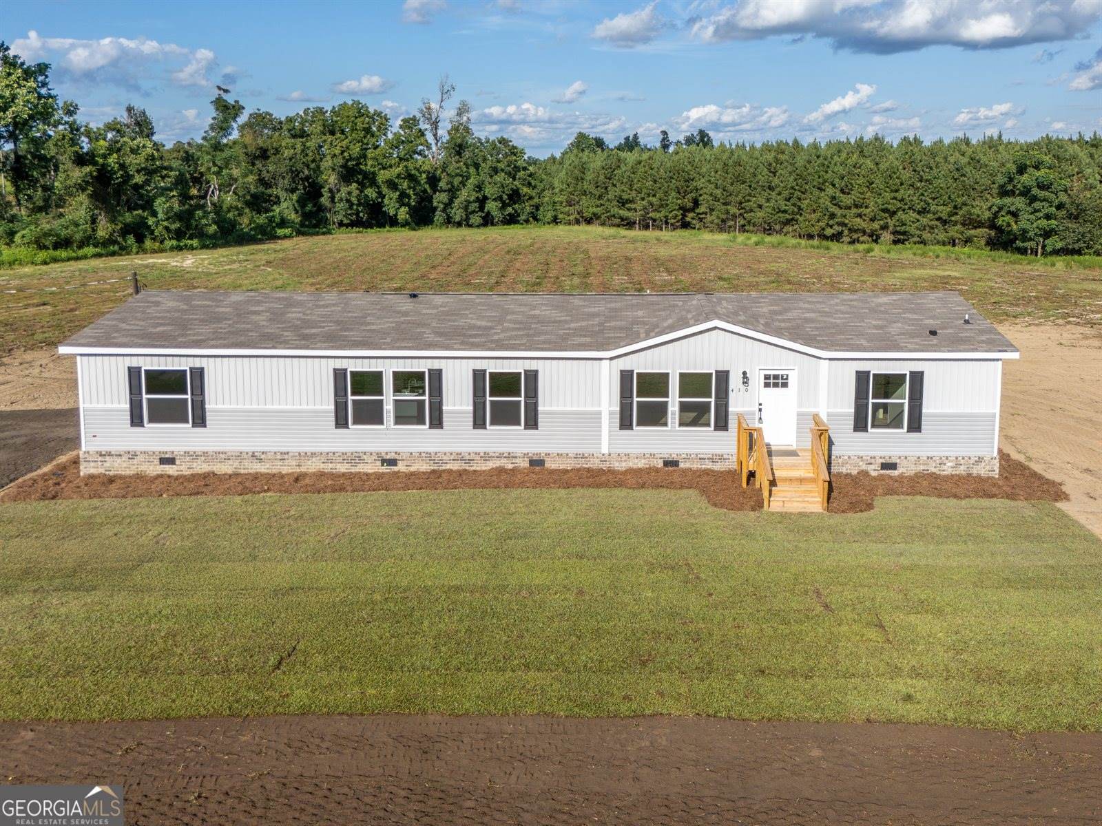 410 L B Hall Road, Garfield, GA 30425