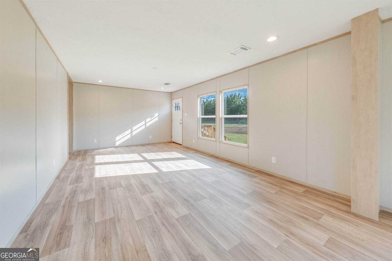 410 L B Hall Road, Garfield, GA 30425