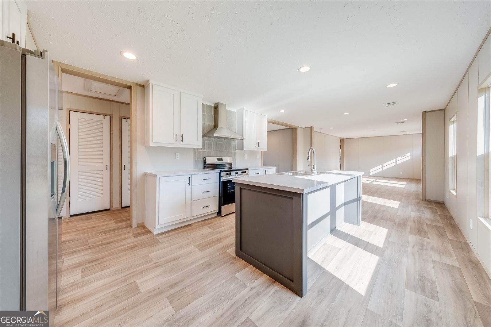 410 L B Hall Road, Garfield, GA 30425