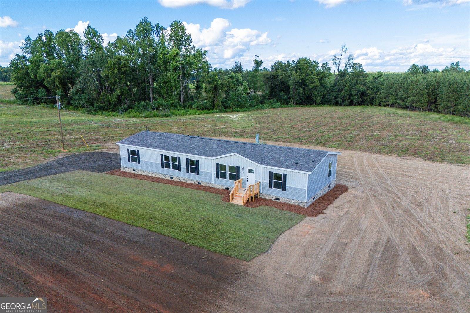 410 L B Hall Road, Garfield, GA 30425