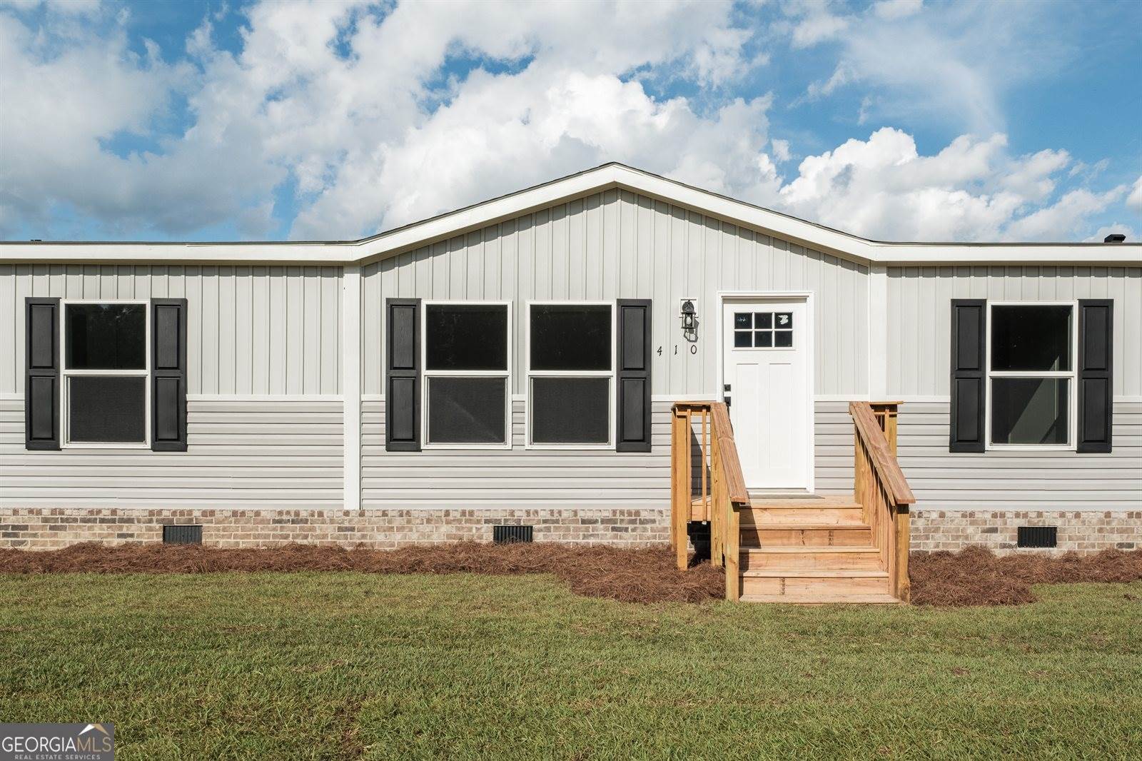 410 L B Hall Road, Garfield, GA 30425