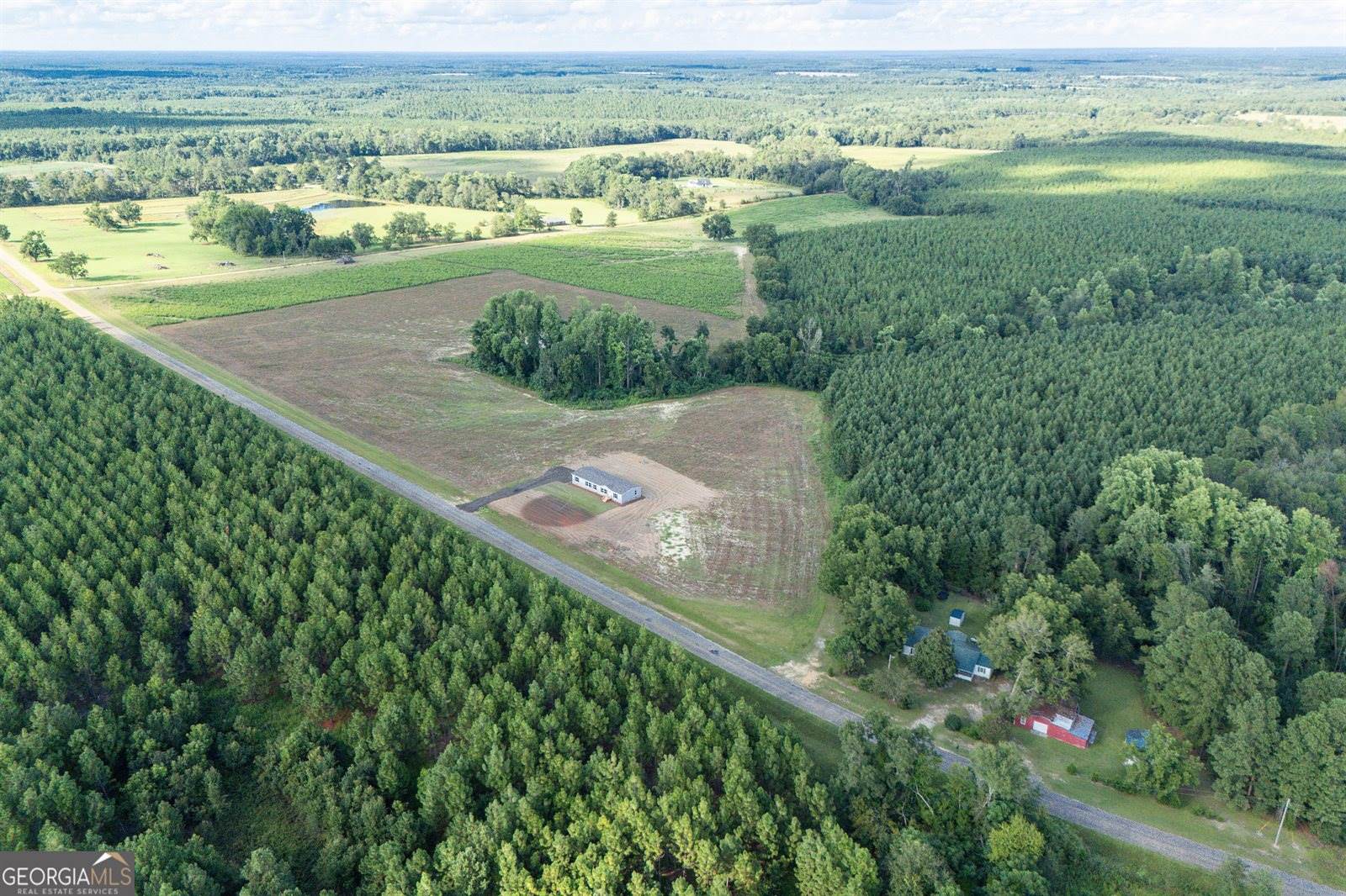 410 L B Hall Road, Garfield, GA 30425