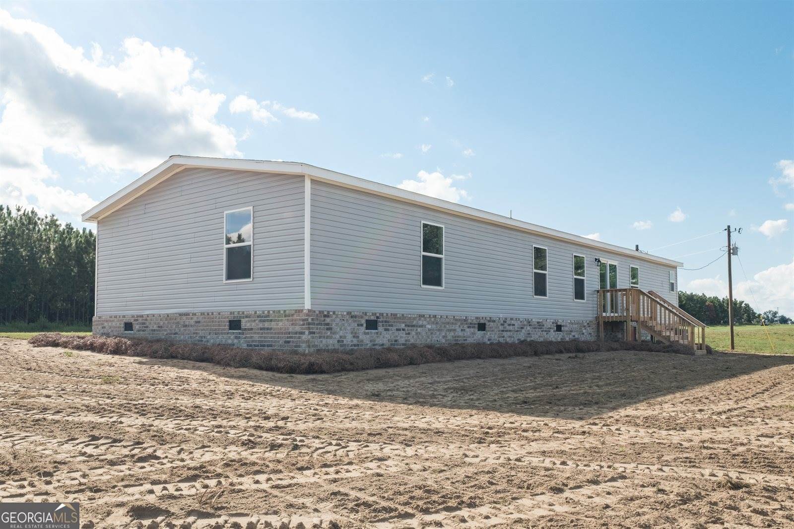 410 L B Hall Road, Garfield, GA 30425