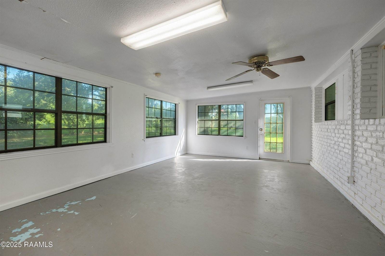 1036 Garber Road, Broussard, LA 70518