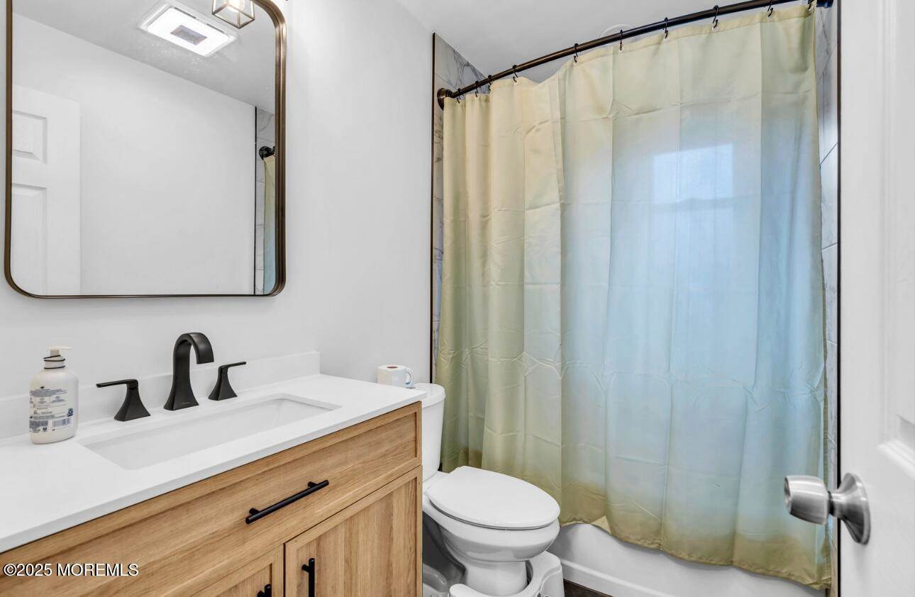 933 Lawrence Avenue, Toms River, NJ 08757