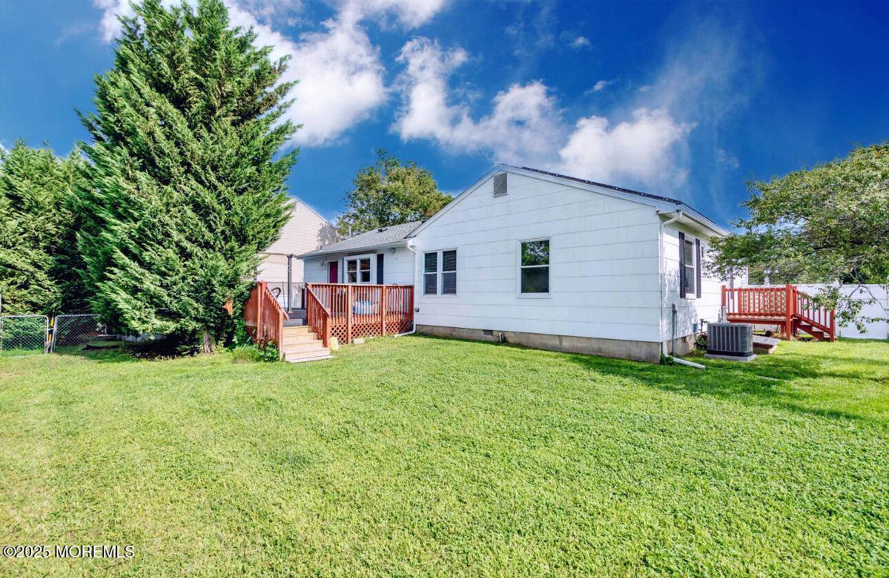 933 Lawrence Avenue, Toms River, NJ 08757