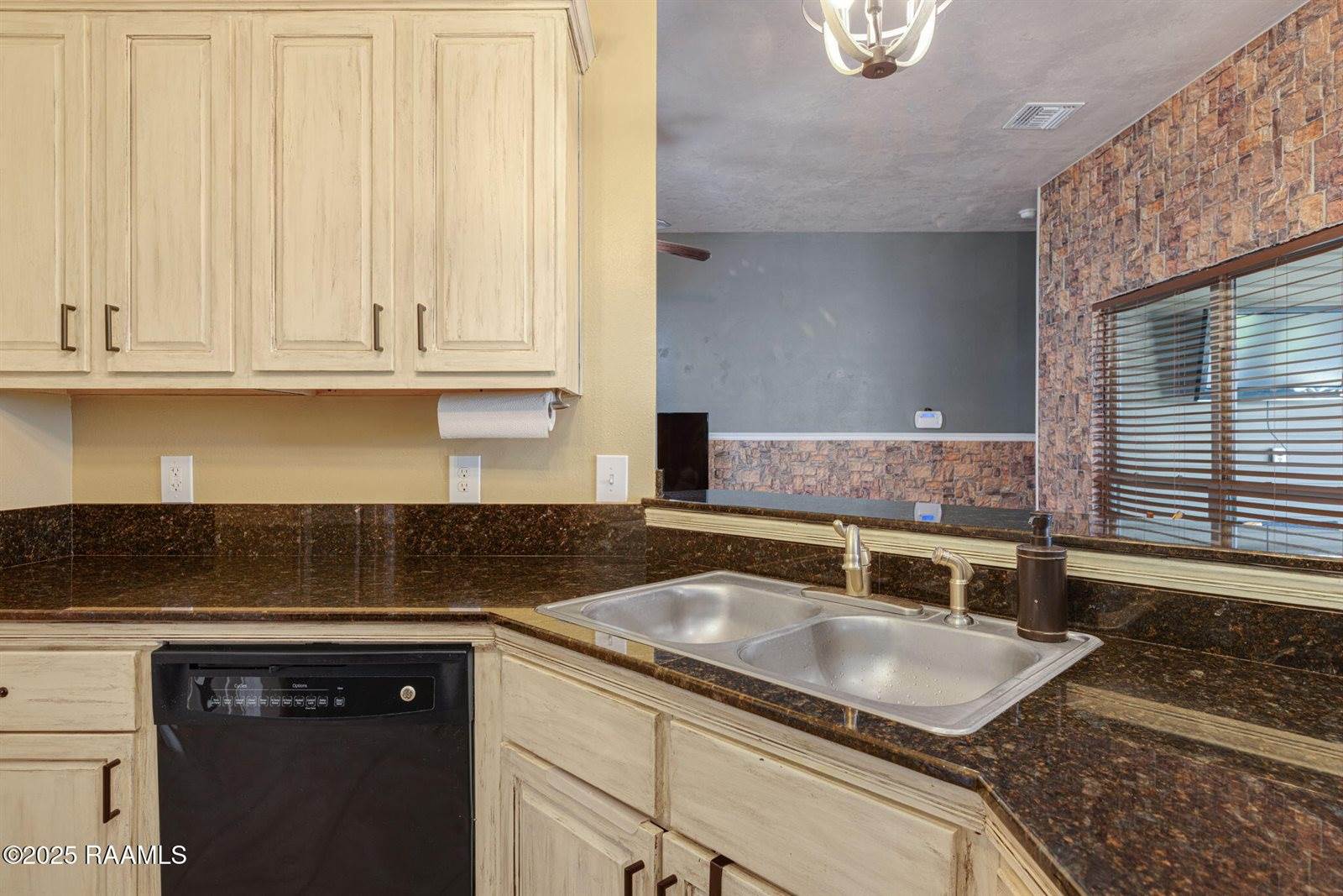 107 Cezanne Drive, Rayne, LA 70578