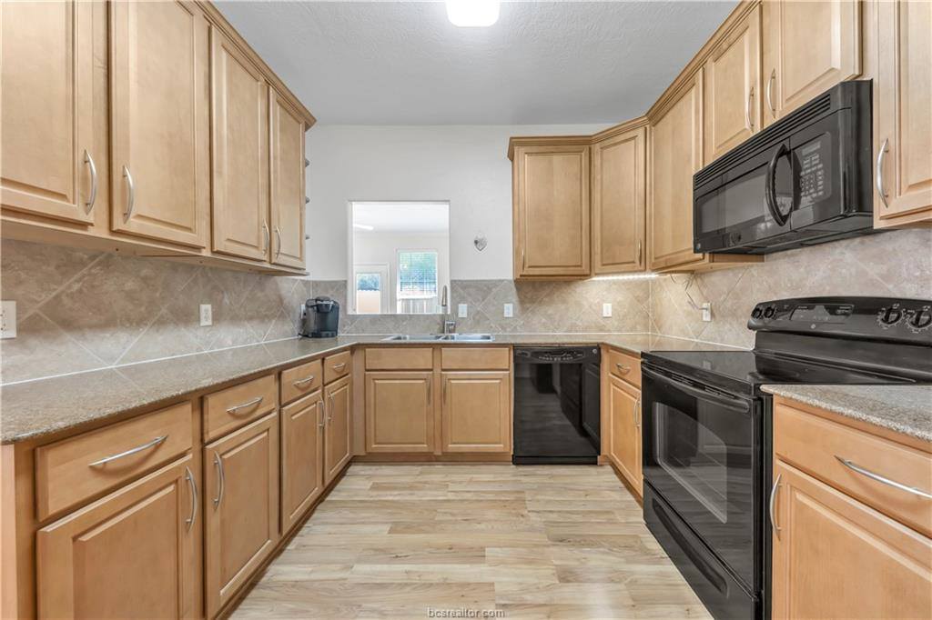 1611 Culture Lane, College Station, TX 77845